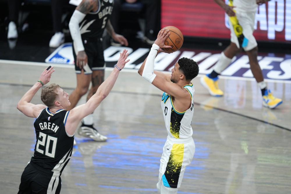 中超第20輪天津津門虎0-0河南嵩山龍門 羅歆踩踏巴頓被紅牌罰下.